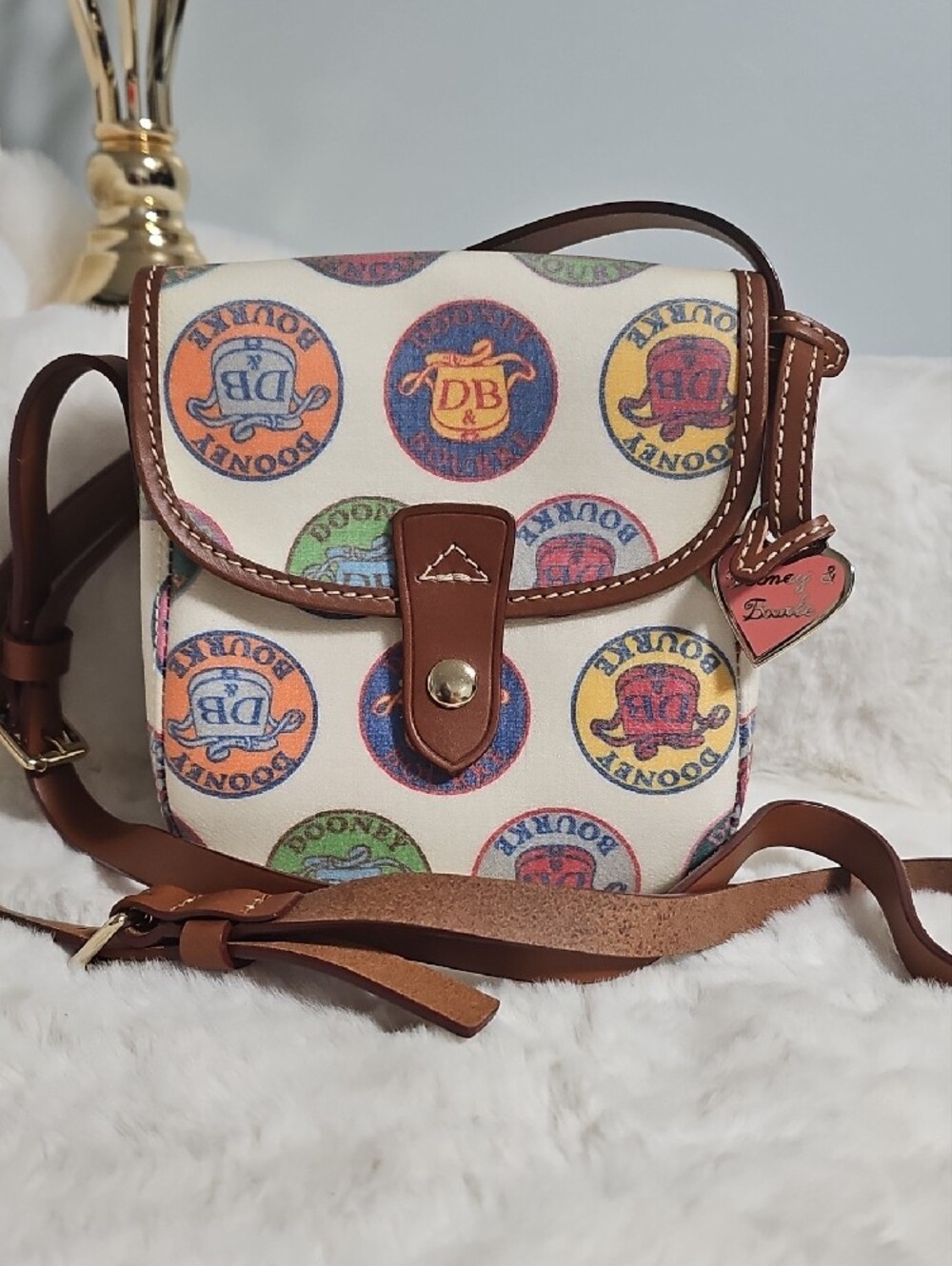 NWOT! Dooney & Bourke North South Crossbody - Picture 13 of 13